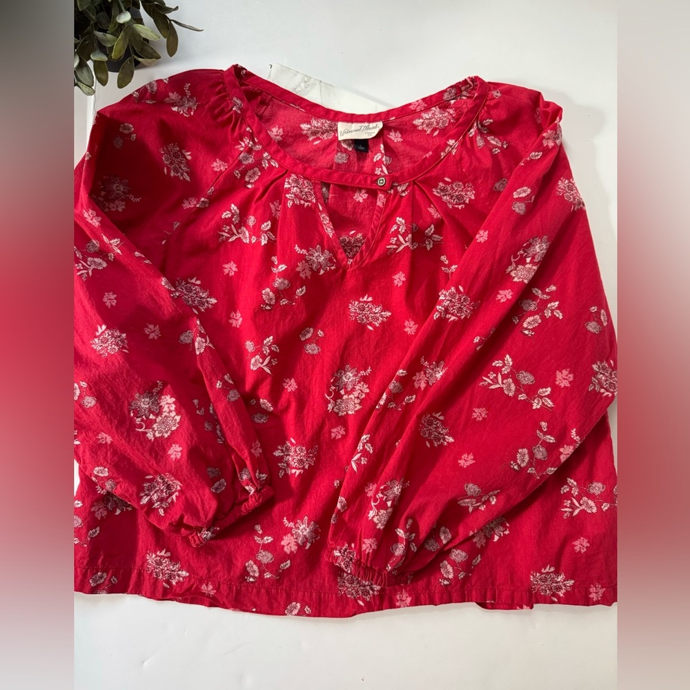 Universal Threads Goods Co. floral top size large. GUC 100% cotton